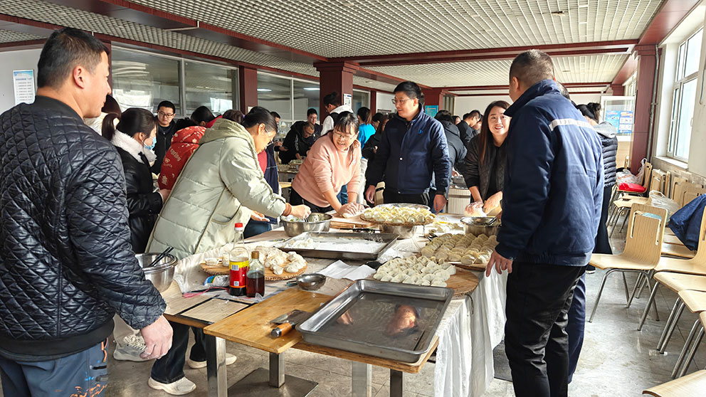 冬至寒韻至，餃子暖情長(zhǎng)——冬至包餃子活動(dòng)圓滿結(jié)束